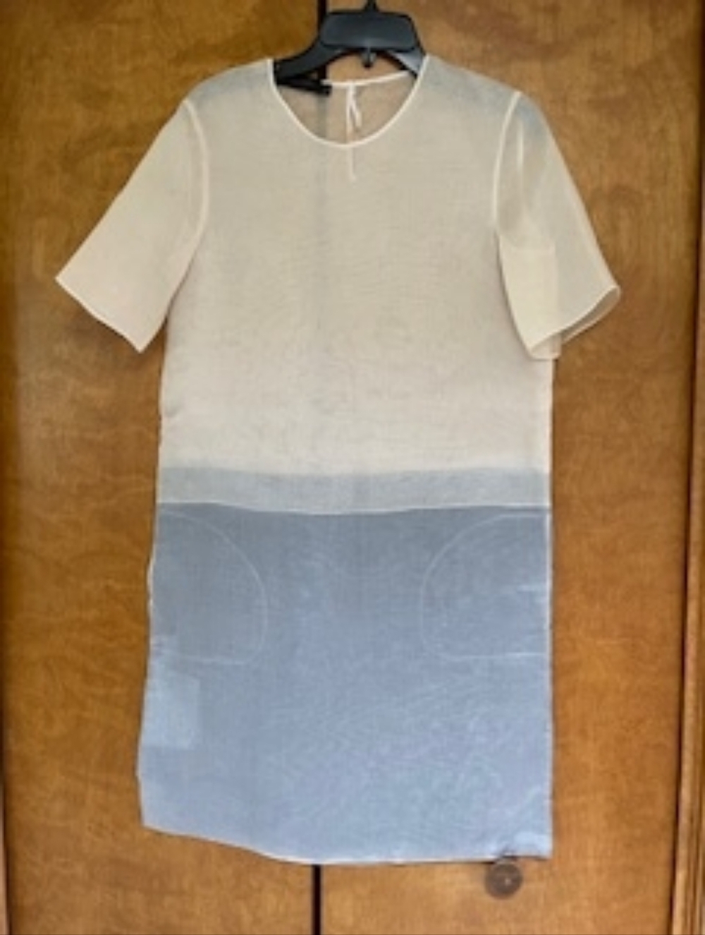 Calvin Klein Collection, 6/42,Two-Tone Cream and Light gray Shift Dress